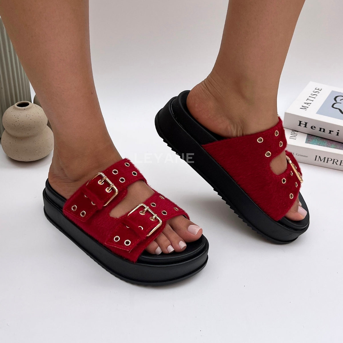 Sandales plateformes à boucles Rouge – Leyane Paris