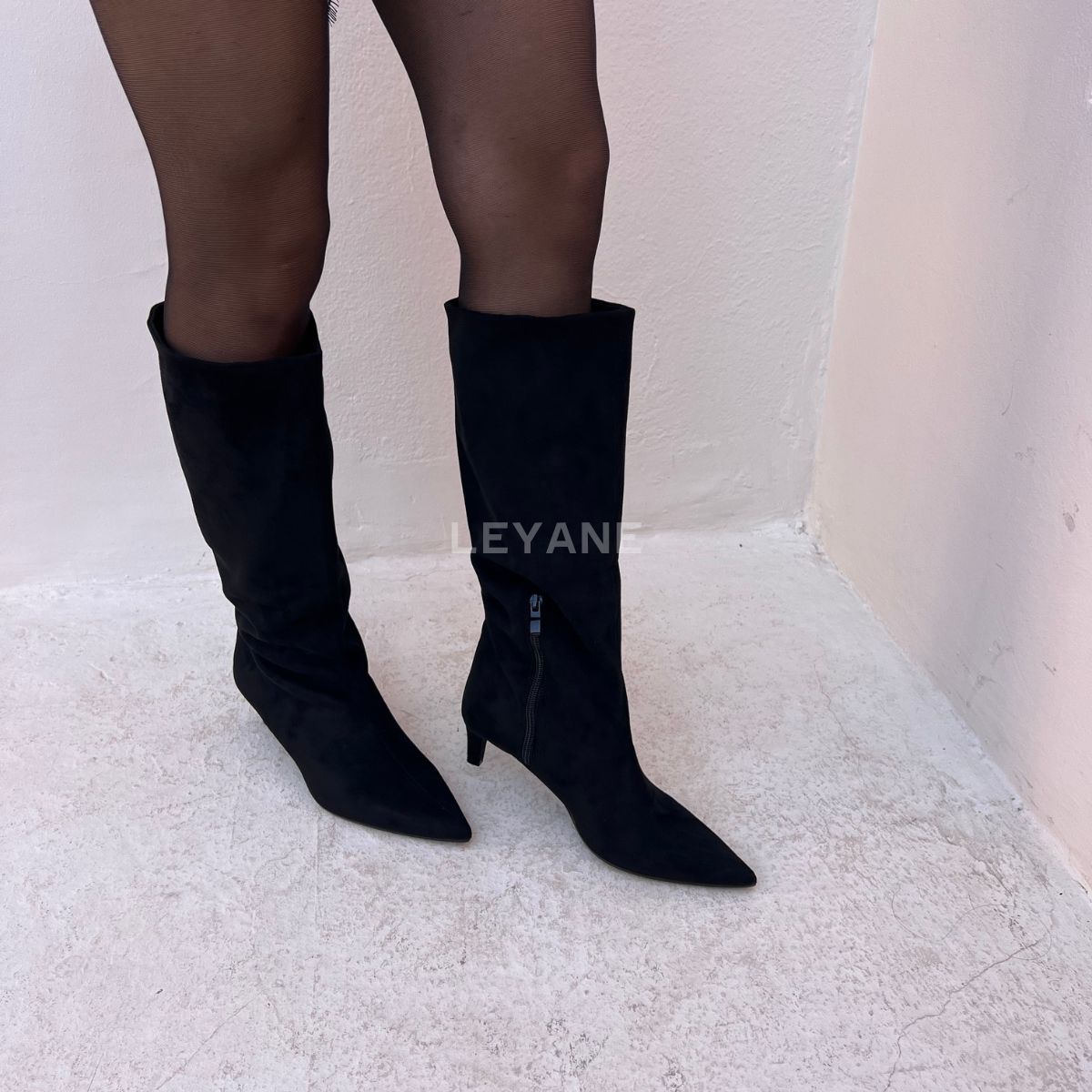 Bottes à talon kitten en daim - Noir