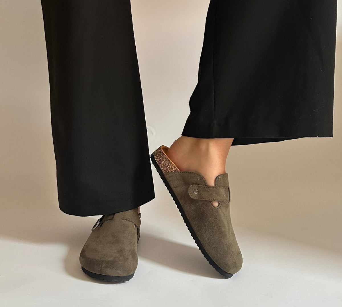 Mules en Daim couleur kaki&nbsp;confortables maison murielle