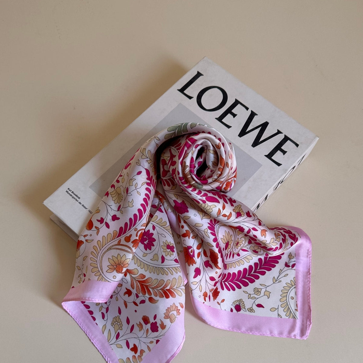 carré de soie, foulard, foulard en soie, petit foulard, accessoires pour femmes