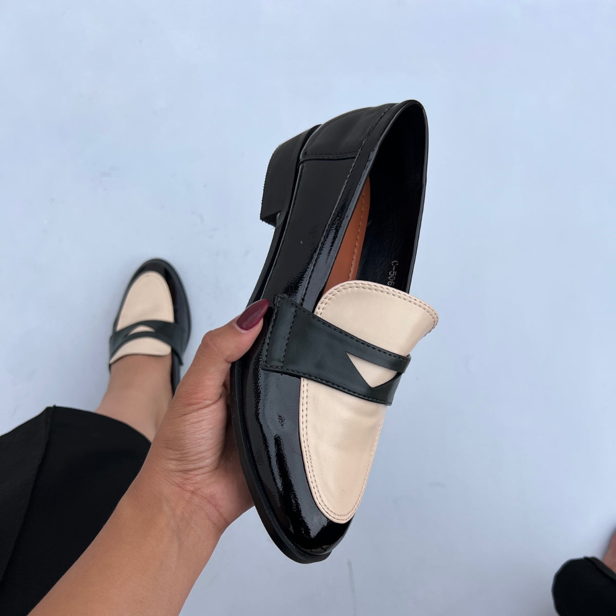 mocassin femme luxe, mocassins maroc, mocassins femme cuir , mocassin lora piana, mocassins casablanca, mocassin pour femme tendance,derbies femme, derbies femme maroc, derbies femme tamaris, derbies femme jonak,
ballerine femme , ballerine femme confortable, ballerine tendance, ballerine chanel, 
