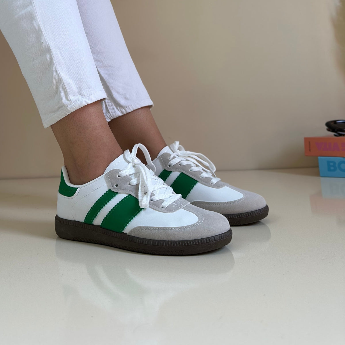 Baskets tennis pour femme&nbsp;couleur vert, un mariage parfait entre style et confort , basket femme, basket samba, basket adidas femmes, basket maroc, basket en ligne, sneakers