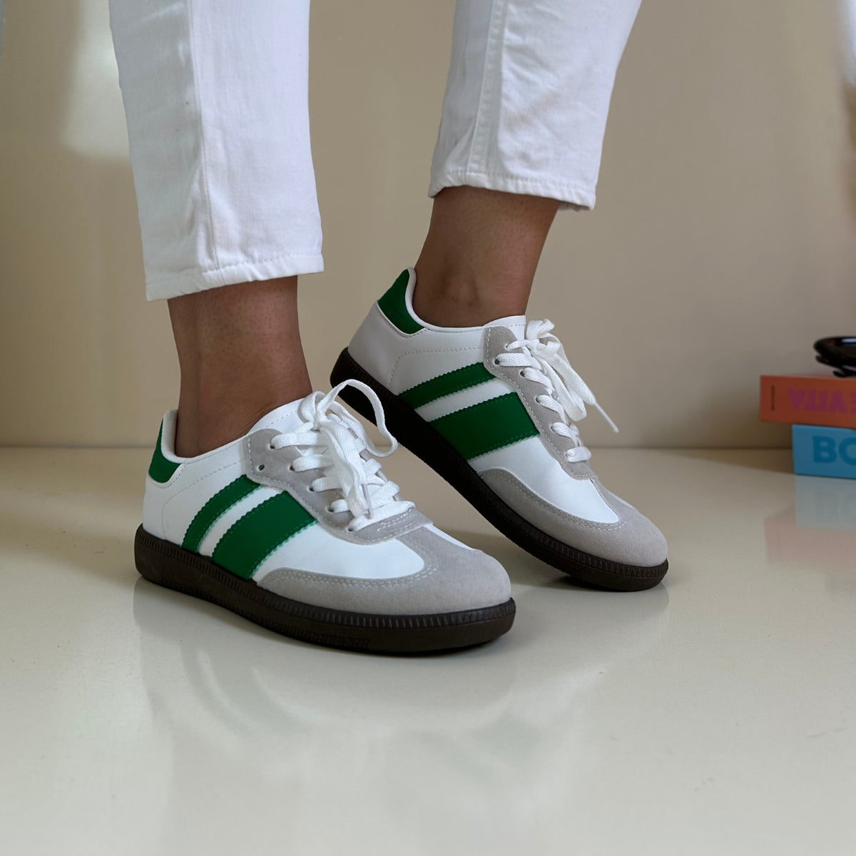 Baskets tennis pour femme&nbsp;couleur vert, un mariage parfait entre style et confort , basket femme, basket samba, basket adidas femmes, basket maroc, basket en ligne, sneakers