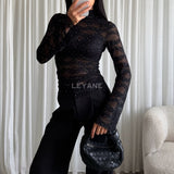 Top transparent en tulle dentelle à col montant & strass scintillants
