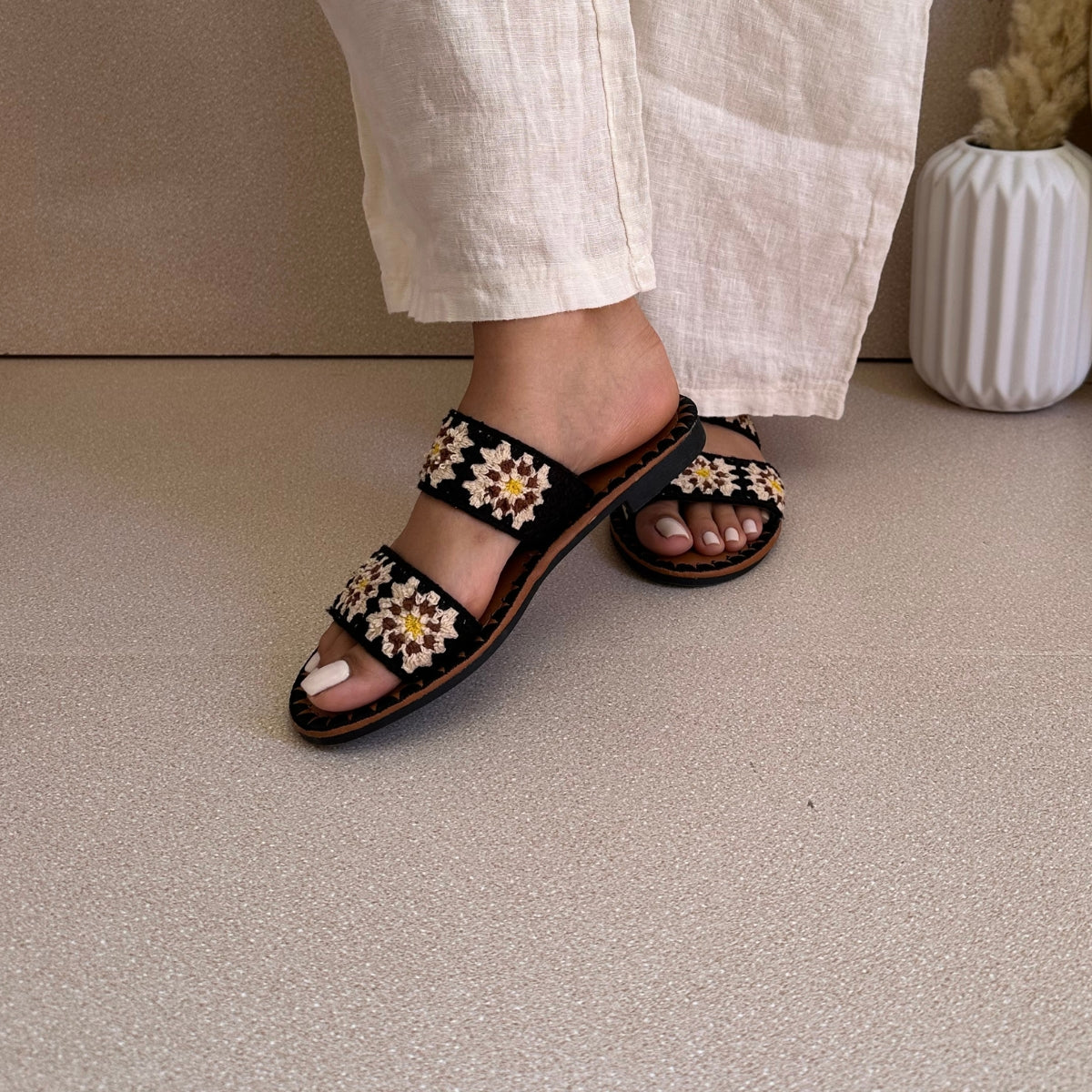 Caractéristiques :  Couleur : Leopard Limited Edition  Conseils de taille :  Optez pour votre pointure habituelle pour un ajustement parfait.  Origine : Importé de France
