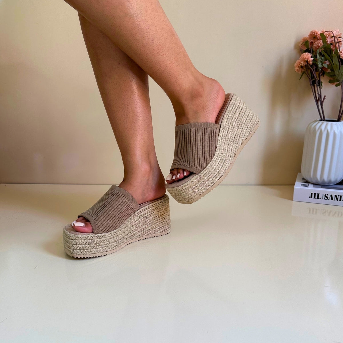  sandales, sandales à talons, chaussures maroc, sandales maroc, chaussures femmes, espadrilles, Ballerines, sandales a plateformes, mocassins, mocassins été, sandales 2024, sandals 2024, été 2024, ballerines, mules