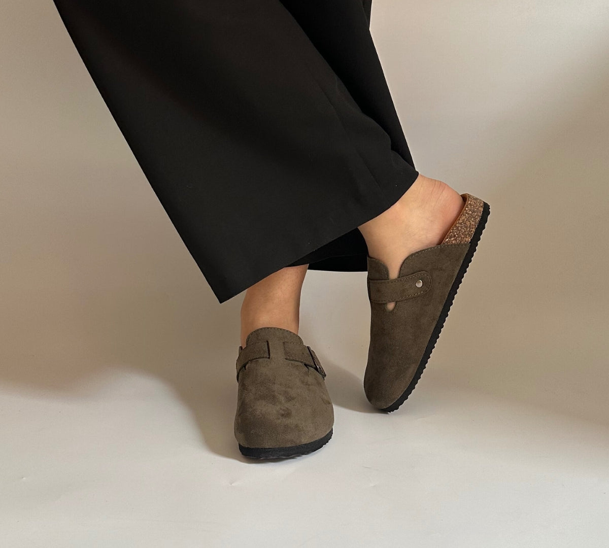 Mules en Daim couleur kaki&nbsp;confortables maison murielle