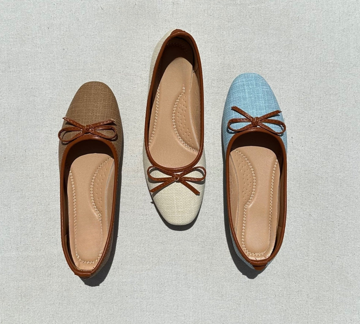 Ces ballerines en raphia tissé dotées d'un nœud en couleur Camel sont confortables et élégantes. Leur matière naturelle ajoute une touche de style à toutes vos tenues. Optez pour ces ballerines pour une allure décontractée et chic.