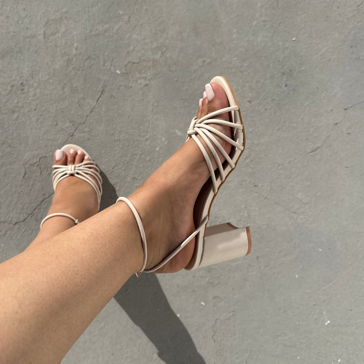 Sandales à talons Beige – Leyane Paris
