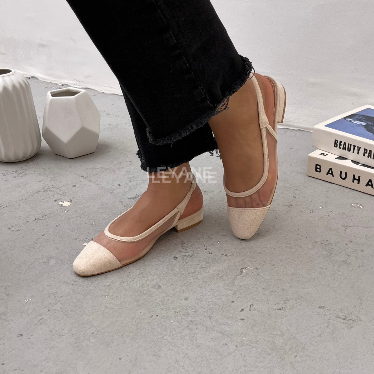 mocassin femme luxe, mocassins maroc, mocassins femme cuir , mocassin lora piana, mocassins casablanca, mocassin pour femme tendance,derbies femme, derbies femme maroc, derbies femme tamaris, derbies femme jonak,ballerine femme , ballerine femme confortable, ballerine tendance, ballerine chanel,
