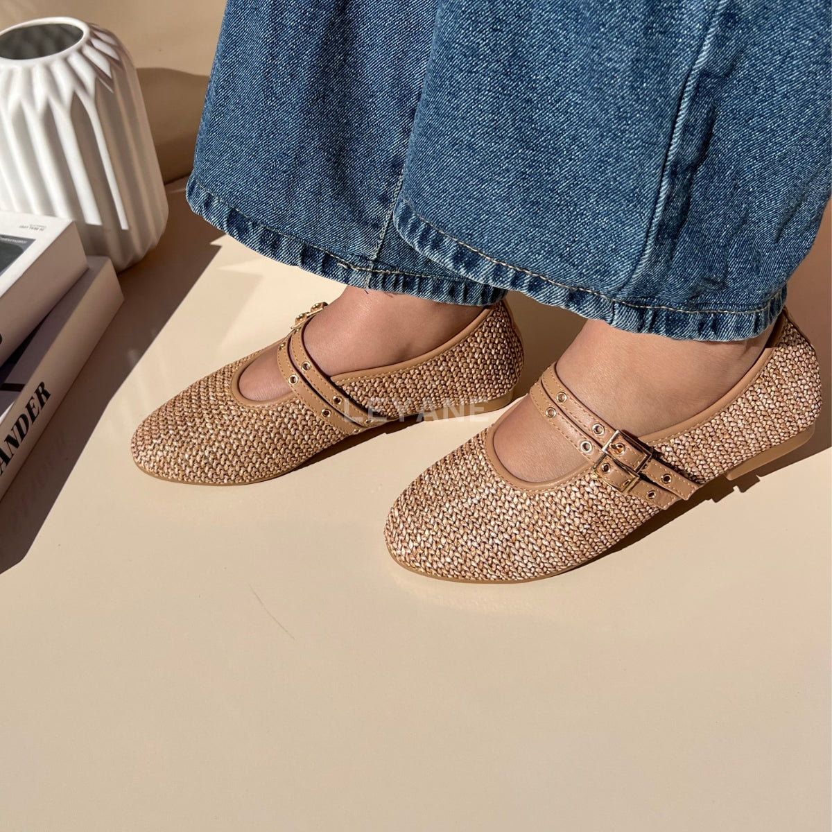 mocassin femme luxe, mocassins maroc, mocassins femme cuir , mocassin lora piana, mocassins casablanca, mocassin pour femme tendance,derbies femme, derbies femme maroc, derbies femme tamaris, derbies femme jonak,ballerine femme , ballerine femme confortable, ballerine tendance, ballerine chanel,
