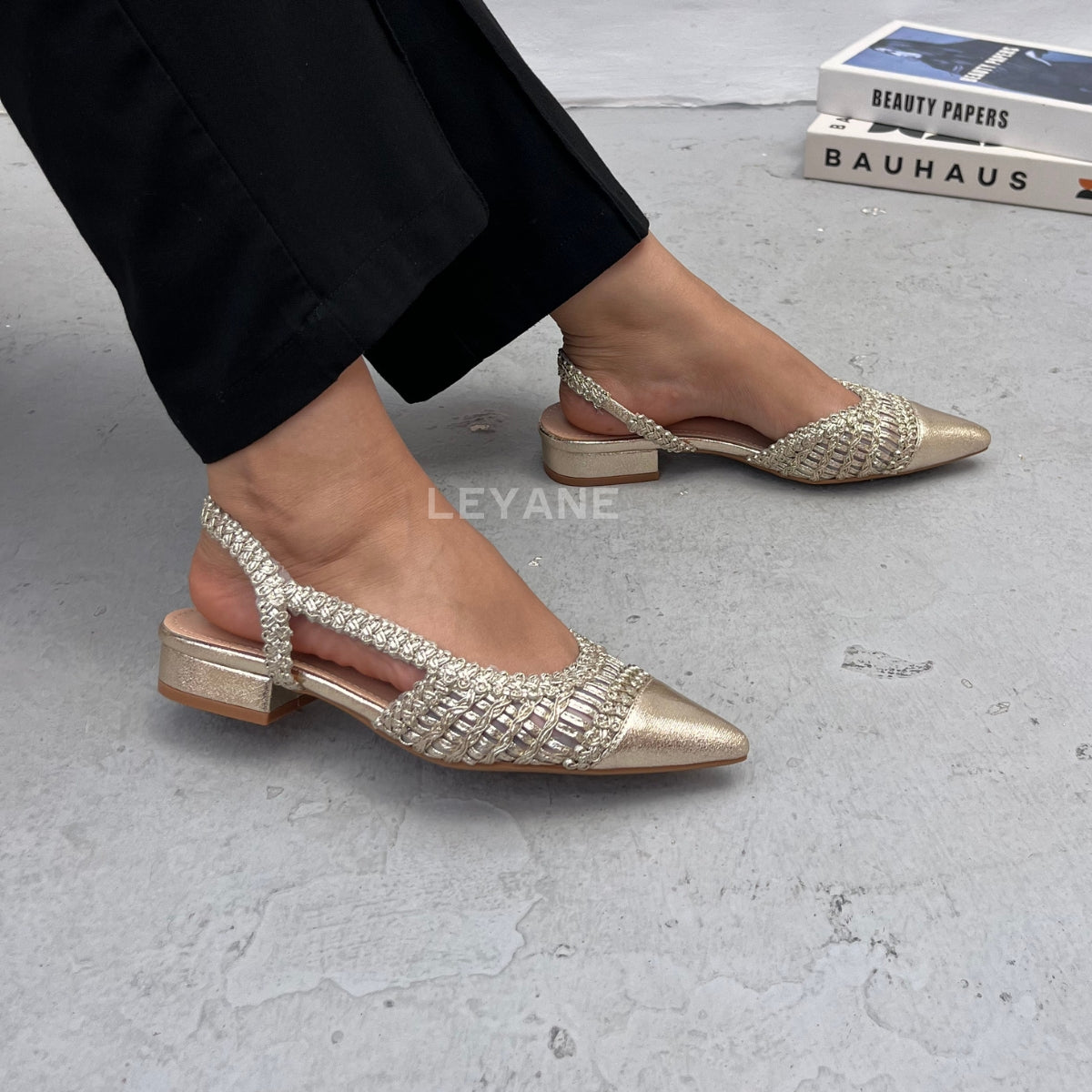 mocassin femme luxe, mocassins maroc, mocassins femme cuir , mocassin lora piana, mocassins casablanca, mocassin pour femme tendance,derbies femme, derbies femme maroc, derbies femme tamaris, derbies femme jonak,ballerine femme , ballerine femme confortable, ballerine tendance, ballerine chanel,
