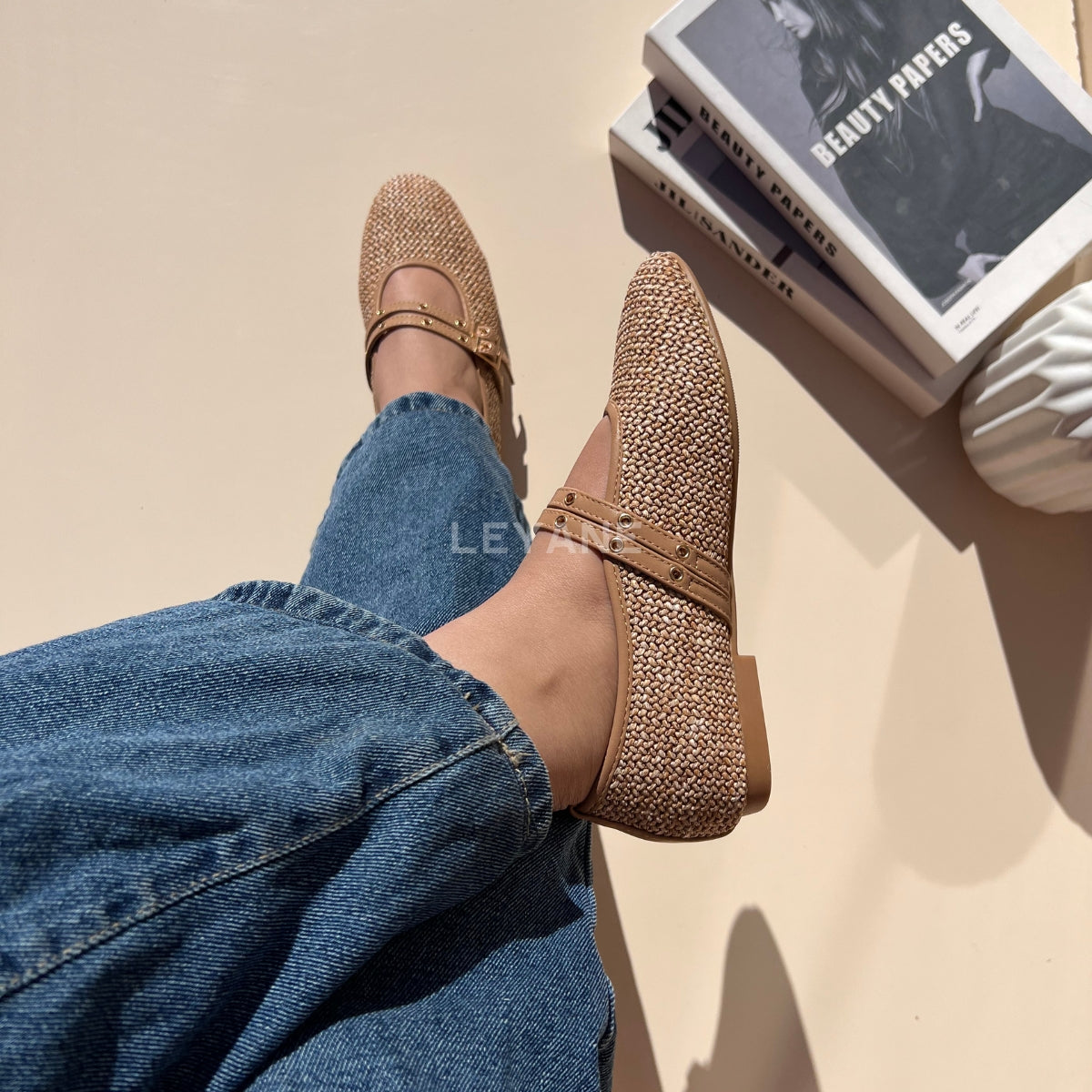 mocassin femme luxe, mocassins maroc, mocassins femme cuir , mocassin lora piana, mocassins casablanca, mocassin pour femme tendance,derbies femme, derbies femme maroc, derbies femme tamaris, derbies femme jonak,ballerine femme , ballerine femme confortable, ballerine tendance, ballerine chanel,
