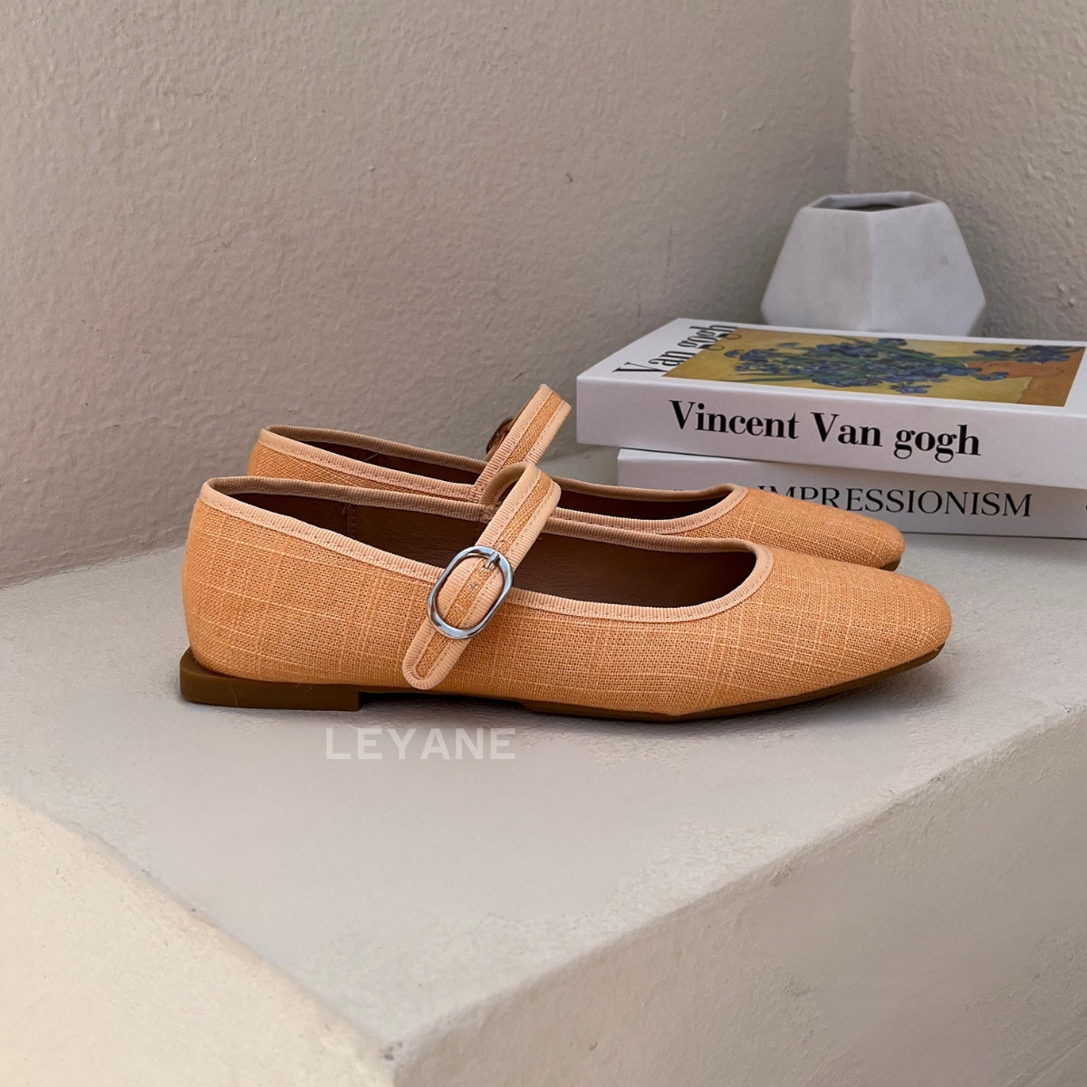 mocassin femme luxe, mocassins maroc, mocassins femme cuir , mocassin lora piana, mocassins casablanca, mocassin pour femme tendance,derbies femme, derbies femme maroc, derbies femme tamaris, derbies femme jonak,ballerine femme , ballerine femme confortable, ballerine tendance, ballerine chanel,
