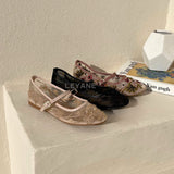 mocassin femme luxe, mocassins maroc, mocassins femme cuir , mocassin lora piana, mocassins casablanca, mocassin pour femme tendance,derbies femme, derbies femme maroc, derbies femme tamaris, derbies femme jonak,ballerine femme , ballerine femme confortable, ballerine tendance, ballerine chanel,
