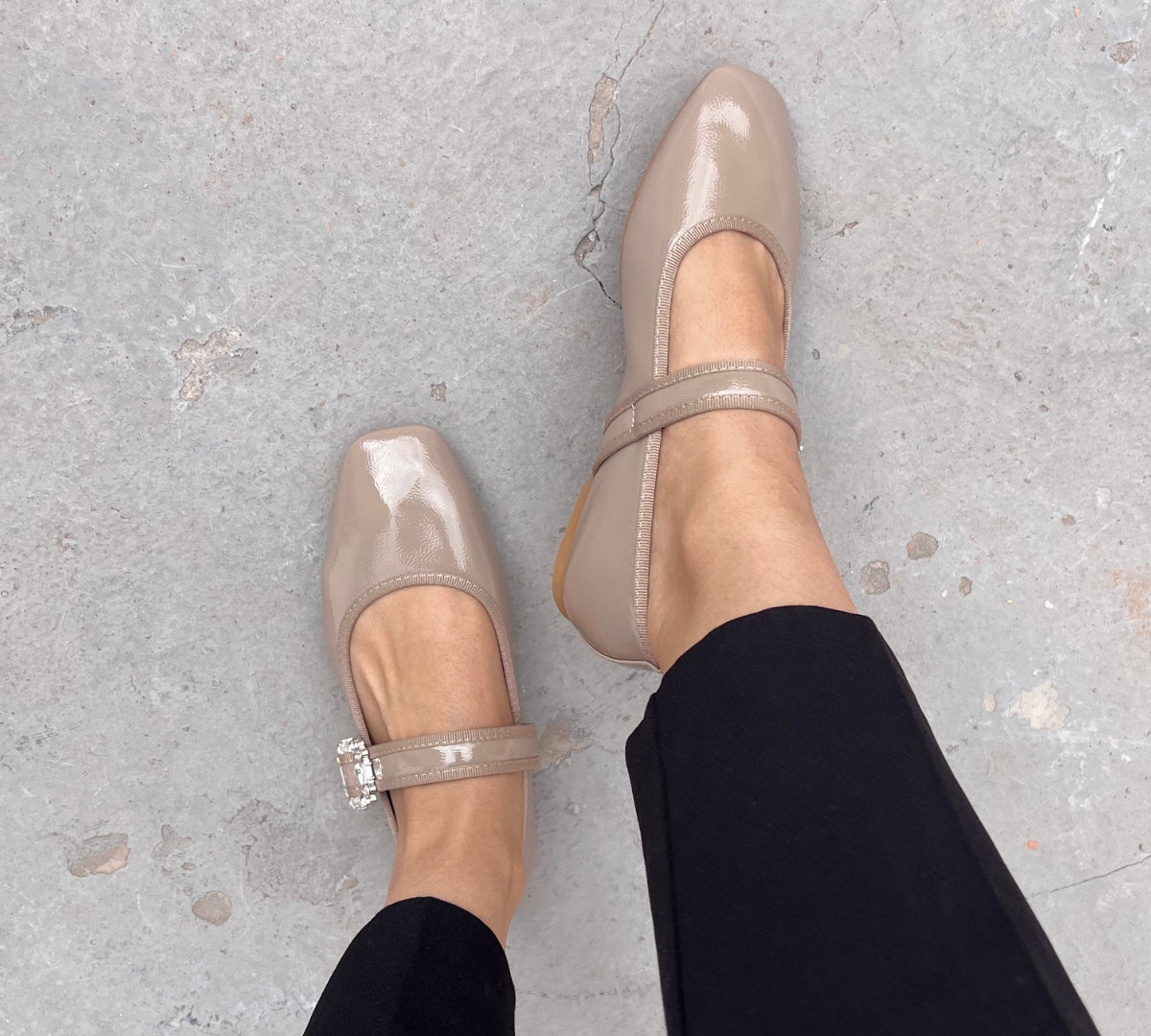 mocassin femme luxe, mocassins maroc, mocassins femme cuir , mocassin lora piana, mocassins casablanca, mocassin pour femme tendance,derbies femme, derbies femme maroc, derbies femme tamaris, derbies femme jonak,ballerine femme , ballerine femme confortable, ballerine tendance, ballerine chanel,
