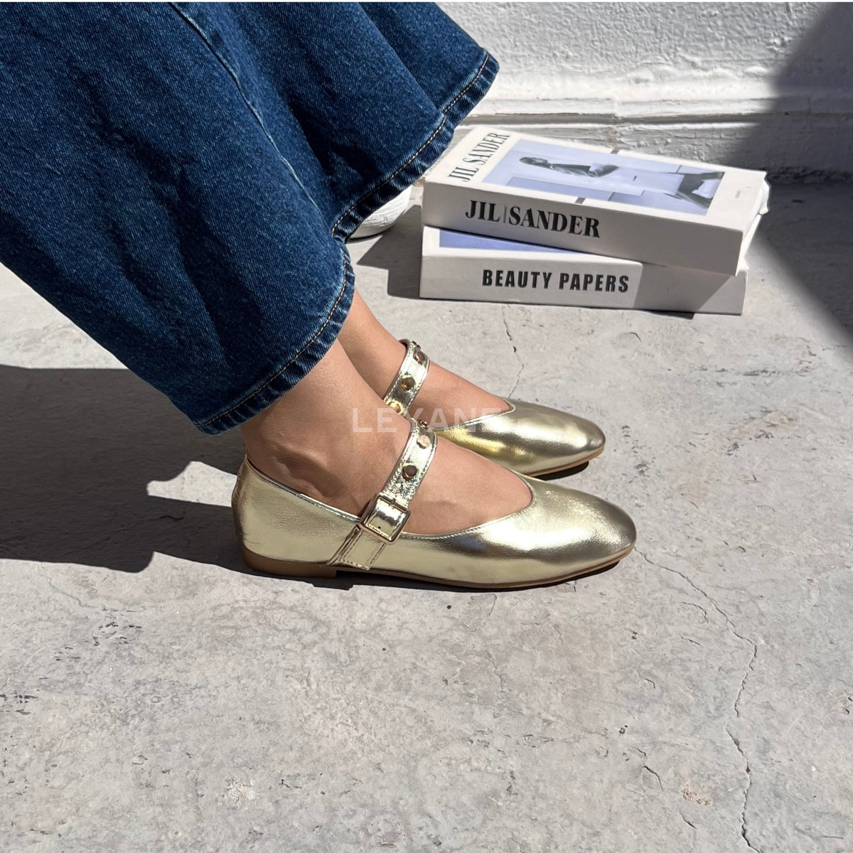 mocassin femme luxe, mocassins maroc, mocassins femme cuir , mocassin lora piana, mocassins casablanca, mocassin pour femme tendance,derbies femme, derbies femme maroc, derbies femme tamaris, derbies femme jonak,ballerine femme , ballerine femme confortable, ballerine tendance, ballerine chanel,

