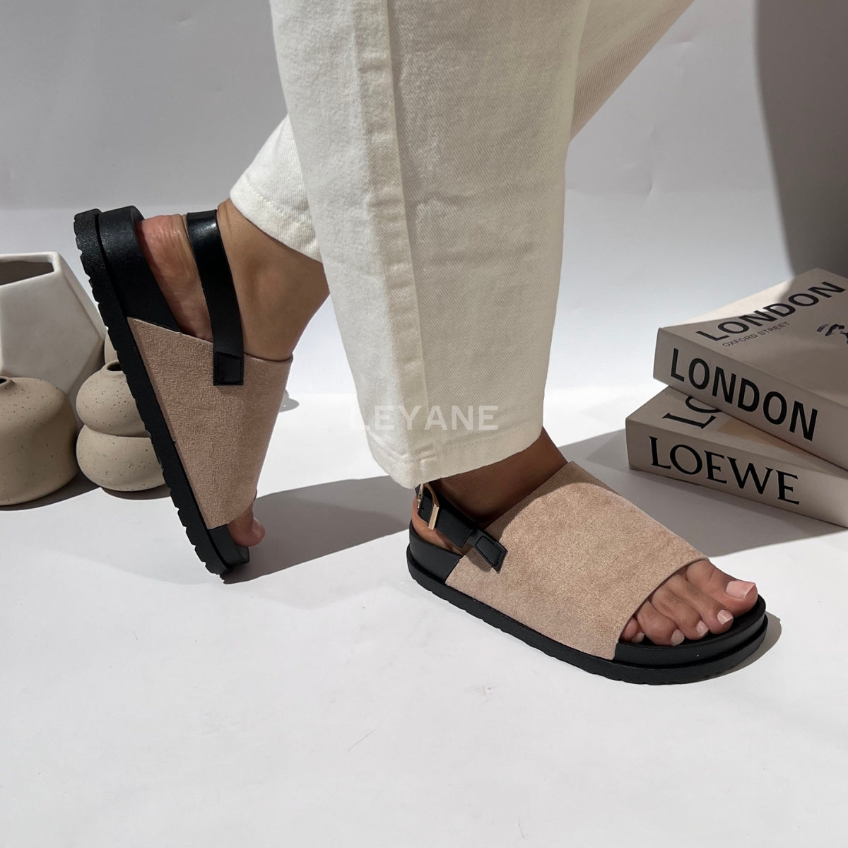 sandale plate, sandale maroc , sandale chunky, chaussures maroc, sandale femme, sandale zara, sandale été, sandals confortables, mules en daim, mules en crochets, mules maroc, mules femmes, mules tendance, sandale et mule, sabots femme
