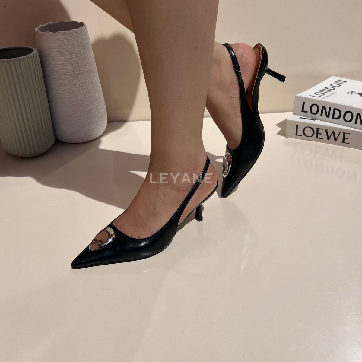 escarpin femme maroc,escarpin maroc online, escarpin femme luxe, escarpins femme demi talon,chaussures femmes, aldo; chaussures maroc, sandale talon, chaussures zara, keyza, eram, basket femme, couleur ,tendance,talon ,confortable,tendance,mi-talons,chanel,style,talon femme luxe, talon femme,talon femme maroc, slingback, slingback maroc, slingback chanel,slingback shoes, escarpins slingback, slingback jonak, slingback femme,babies femme
