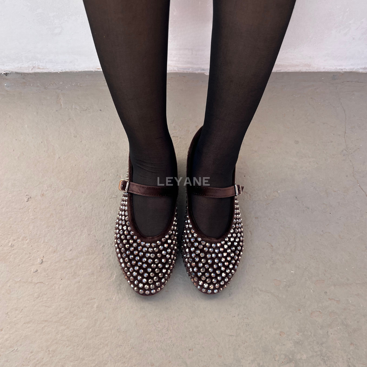 Ballerine marron  ; Ballerine strasse ; Ballerine tendance ; Ballerine chic .Ballerine femme 