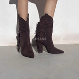 #bottines #bottinesfemme #bottinesfranges #bottineschic #stylewestern #westernchic #bohemechic #espritcowboy #talonepais #suédine #effetdaim #lookautomne #lookhiver #tendancefemme #modefemme #fashionstyle #ootdfemme #styleinspo