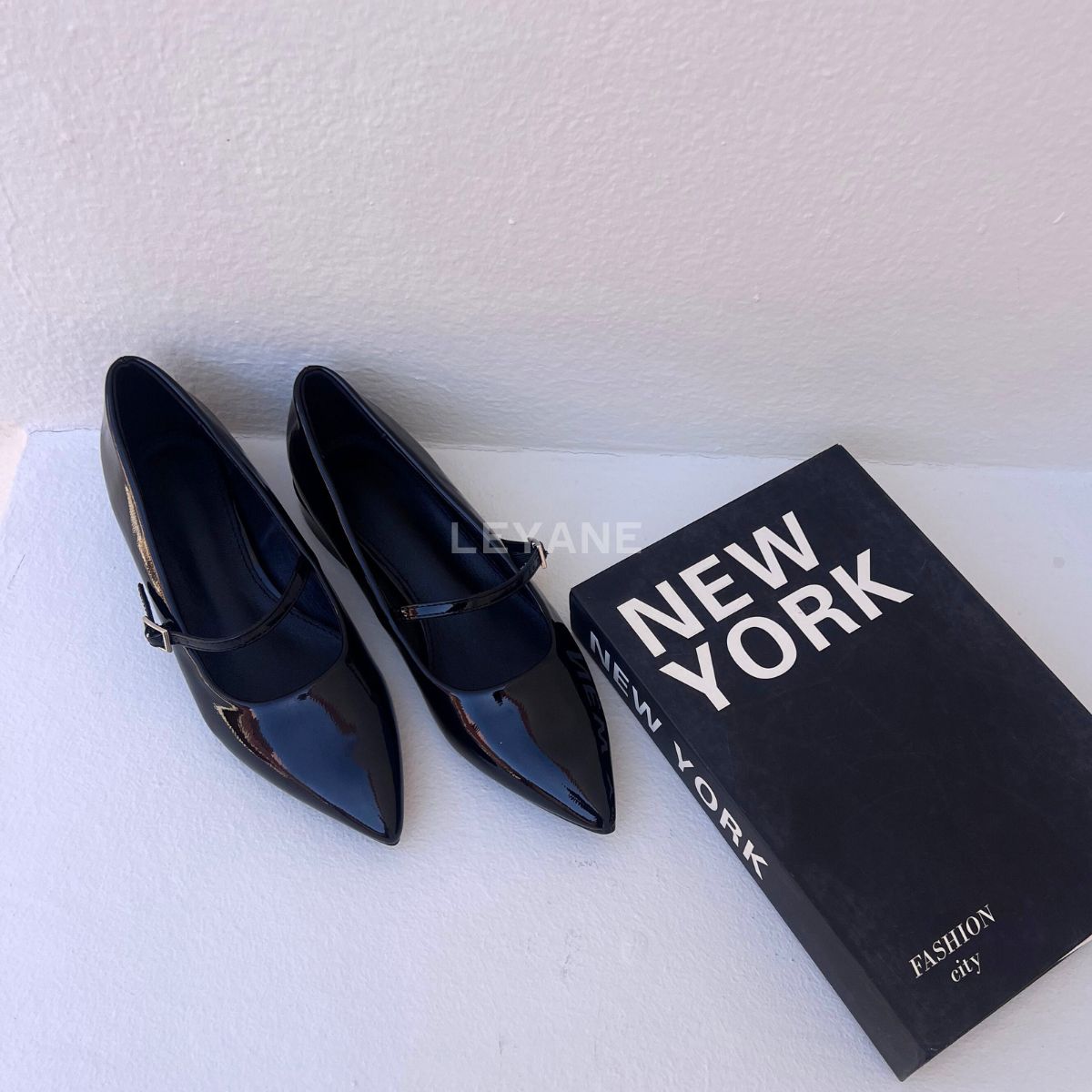 sandale plate, sandale maroc , sandale chunky, chaussures maroc, sandale femme, sandale zara, sandale été, sandals confortables, mules en daim, mules en crochets, mules maroc, mules femmes, mules tendance, sandale et mule, sabots femme
