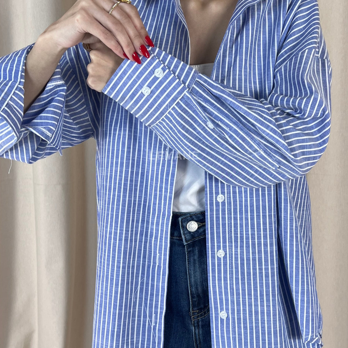 chemise femme, chemise élégante, chemise chic, chemise soirée, chemise habillée, chemise tendance, chemise mode, chemise en ligne, chemise manches longues, chemise manches courtes, chemise fluide, chemise oversize, chemise ajustée, chemise col classique, chemise col V, chemise satinée, chemise blanche, chemise noire, chemise beige, chemise marron, chemise zara style, chemise moderne, chemise minimaliste, chemise bureau, chemise casual chic, chemise de soirée, chemise pour événement, chemise pour travail, ch