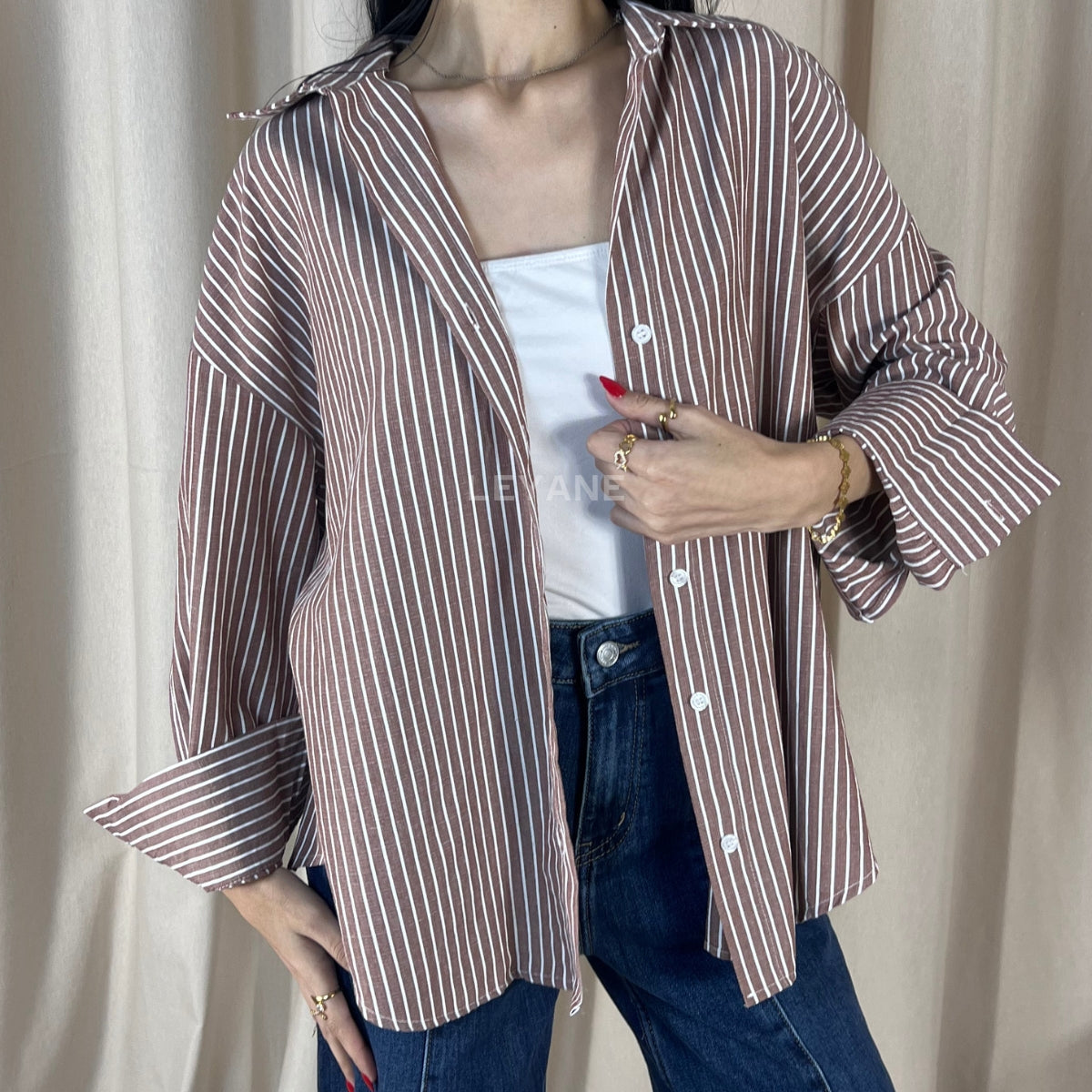  chemise femme, chemise élégante, chemise chic, chemise soirée, chemise habillée, chemise tendance, chemise mode, chemise en ligne, chemise manches longues, chemise manches courtes, chemise fluide, chemise oversize, chemise ajustée, chemise col classique, chemise col V, chemise satinée, chemise blanche, chemise noire, chemise beige, chemise marron, chemise zara style, chemise moderne, chemise minimaliste, chemise bureau, chemise casual chic, chemise de soirée, chemise pour événement, chemise pour travail, c