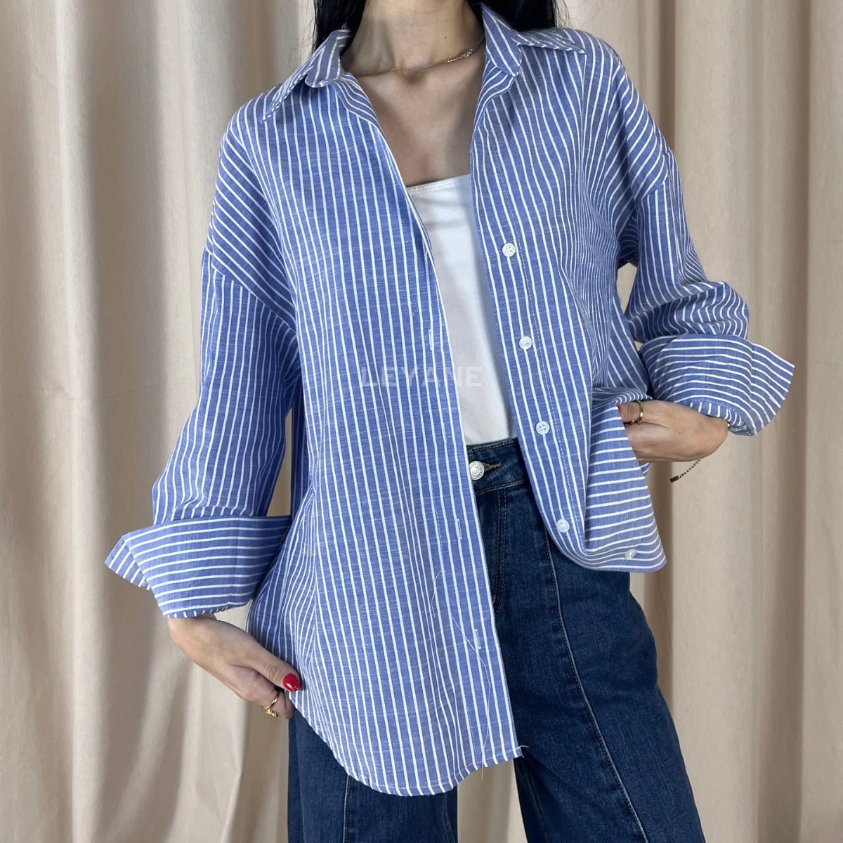 chemise femme, chemise élégante, chemise chic, chemise soirée, chemise habillée, chemise tendance, chemise mode, chemise en ligne, chemise manches longues, chemise manches courtes, chemise fluide, chemise oversize, chemise ajustée, chemise col classique, chemise col V, chemise satinée, chemise blanche, chemise noire, chemise beige, chemise marron, chemise zara style, chemise moderne, chemise minimaliste, chemise bureau, chemise casual chic, chemise de soirée, chemise pour événement, chemise pour travail, ch