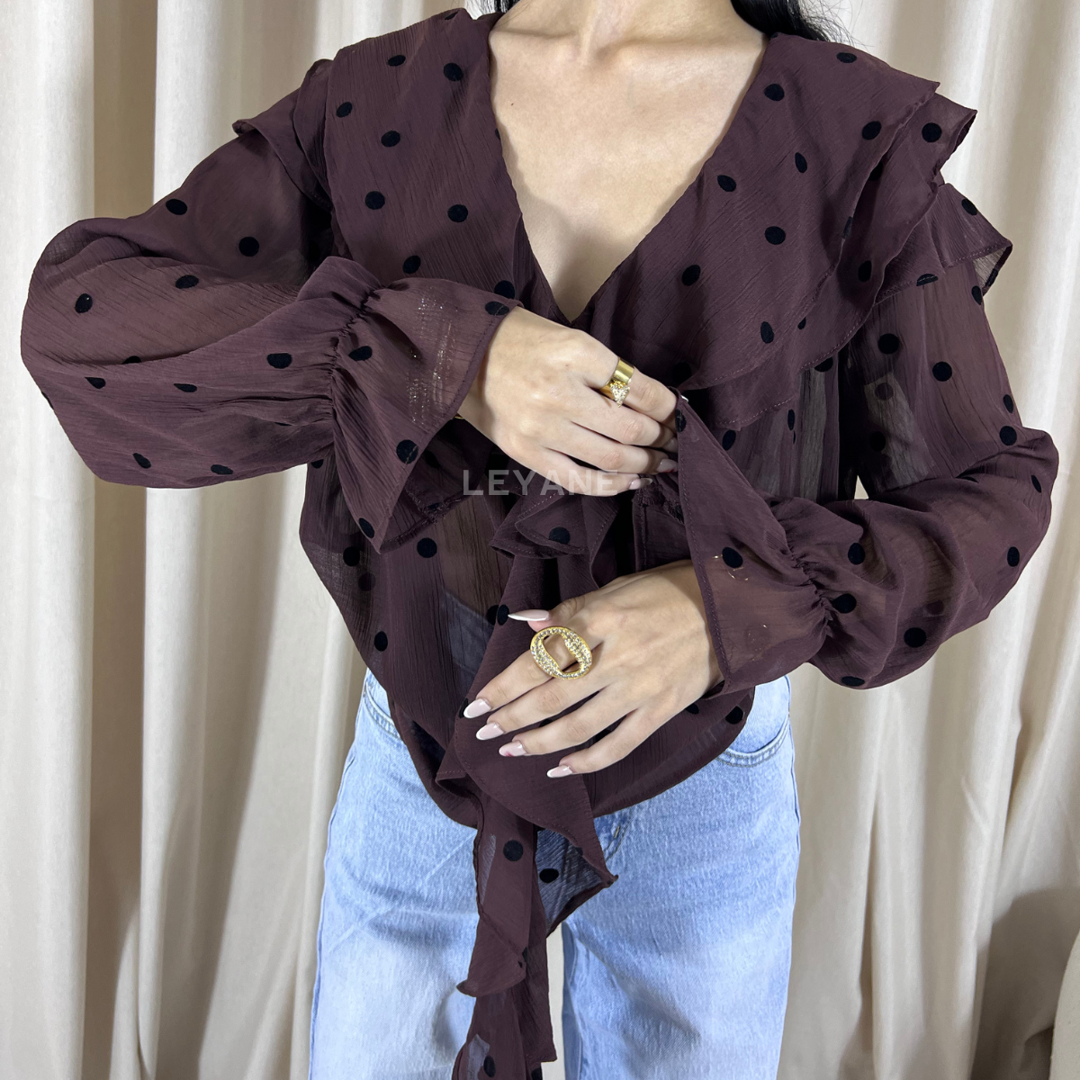 hemise femme, chemise élégante, chemise chic, chemise soirée, chemise habillée, chemise tendance, chemise mode, chemise en ligne, chemise manches longues, chemise manches courtes, chemise fluide, chemise oversize, chemise ajustée, chemise col classique, chemise col V, chemise satinée, chemise blanche, chemise noire, chemise beige, chemise marron, chemise zara style, chemise moderne, chemise minimaliste, chemise bureau, chemise casual chic, chemise de soirée, chemise pour événement, chemise pour travail, che