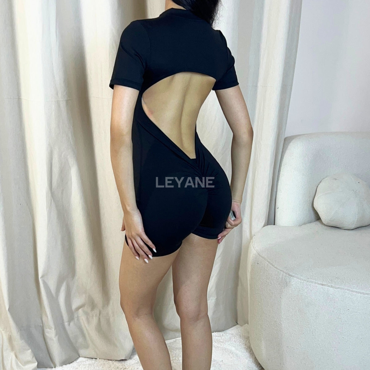 ensemble soirée, ensemble sequin, ensemble événement, ensemble en ligne, ensemble marron, ensemble noir, ensemble zara, ensemble leyane, ensemble court, ensemble long, ensemble femme maroc, ensemble leyane maroc, ensemble marrakech, ensemble casablanca, ensemble fes, ensemble tanger, ensemble agadir, outfit for a date, ootd
