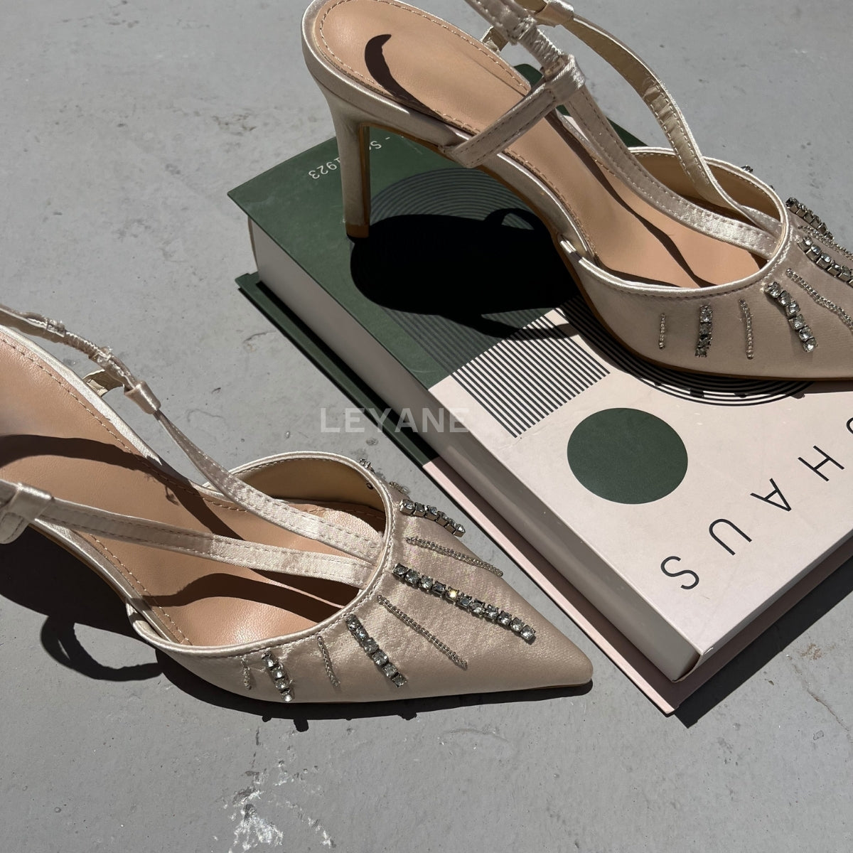 escarpin femme maroc,escarpin maroc online, escarpin femme luxe, escarpins femme demi talon,chaussures femmes, aldo; chaussures maroc, sandale talon, chaussures zara, keyza, eram, basket femme, couleur ,tendance,talon ,confortable,tendance,mi-talons,chanel,style,talon femme luxe, talon femme,talon femme maroc, slingback, slingback maroc, slingback chanel,slingback shoes, escarpins slingback, slingback jonak, slingback femme,babies femme
