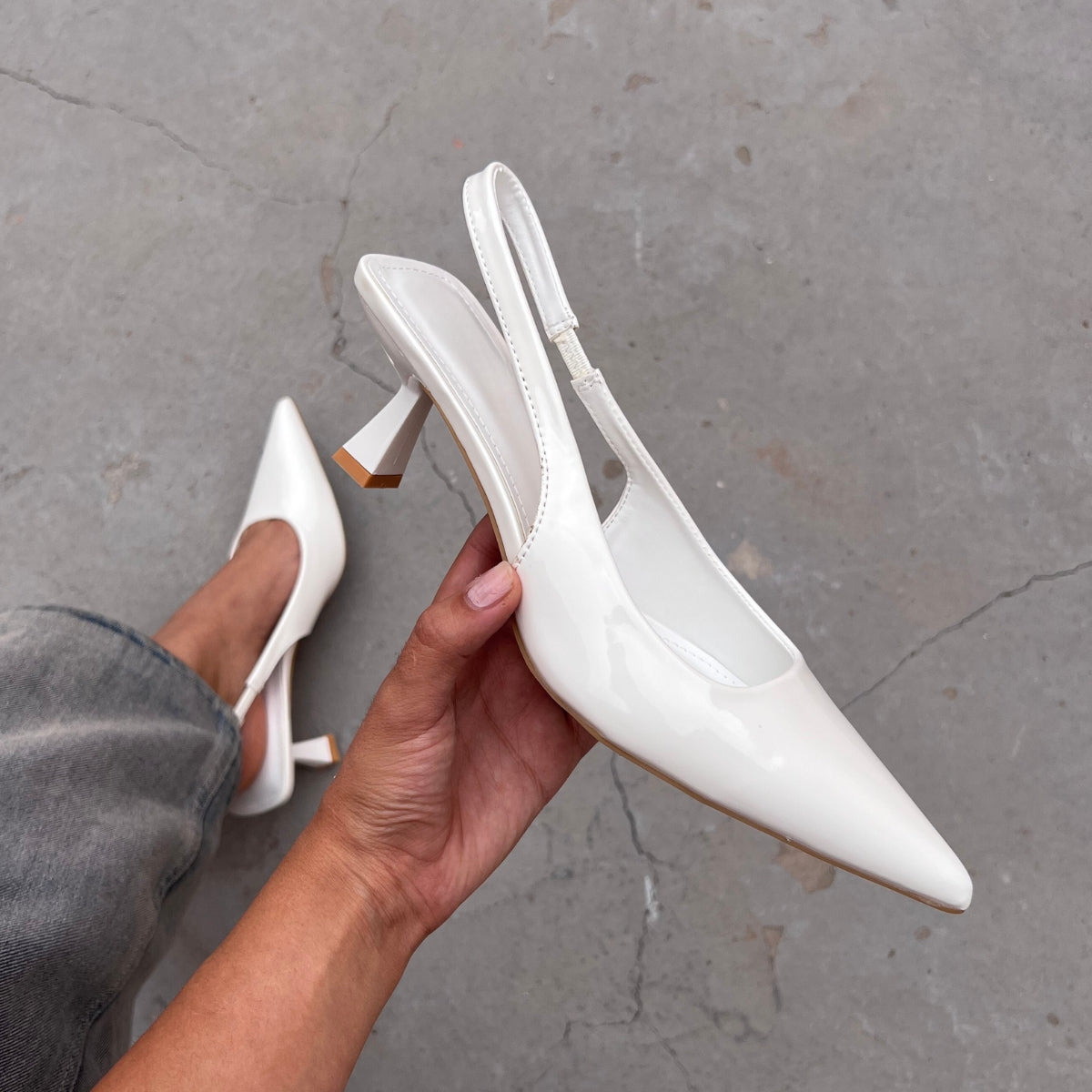 escarpin femme maroc,escarpin maroc online, escarpin femme luxe, escarpins femme demi talon,chaussures femmes, aldo; chaussures maroc, sandale talon, chaussures zara, keyza, eram, basket femme, couleur ,tendance,talon ,confortable,tendance,mi-talons,chanel,style,talon femme luxe, talon femme,talon femme maroc, slingback, slingback maroc, slingback chanel,slingback shoes, escarpins slingback, slingback jonak, slingback femme,babies femme
