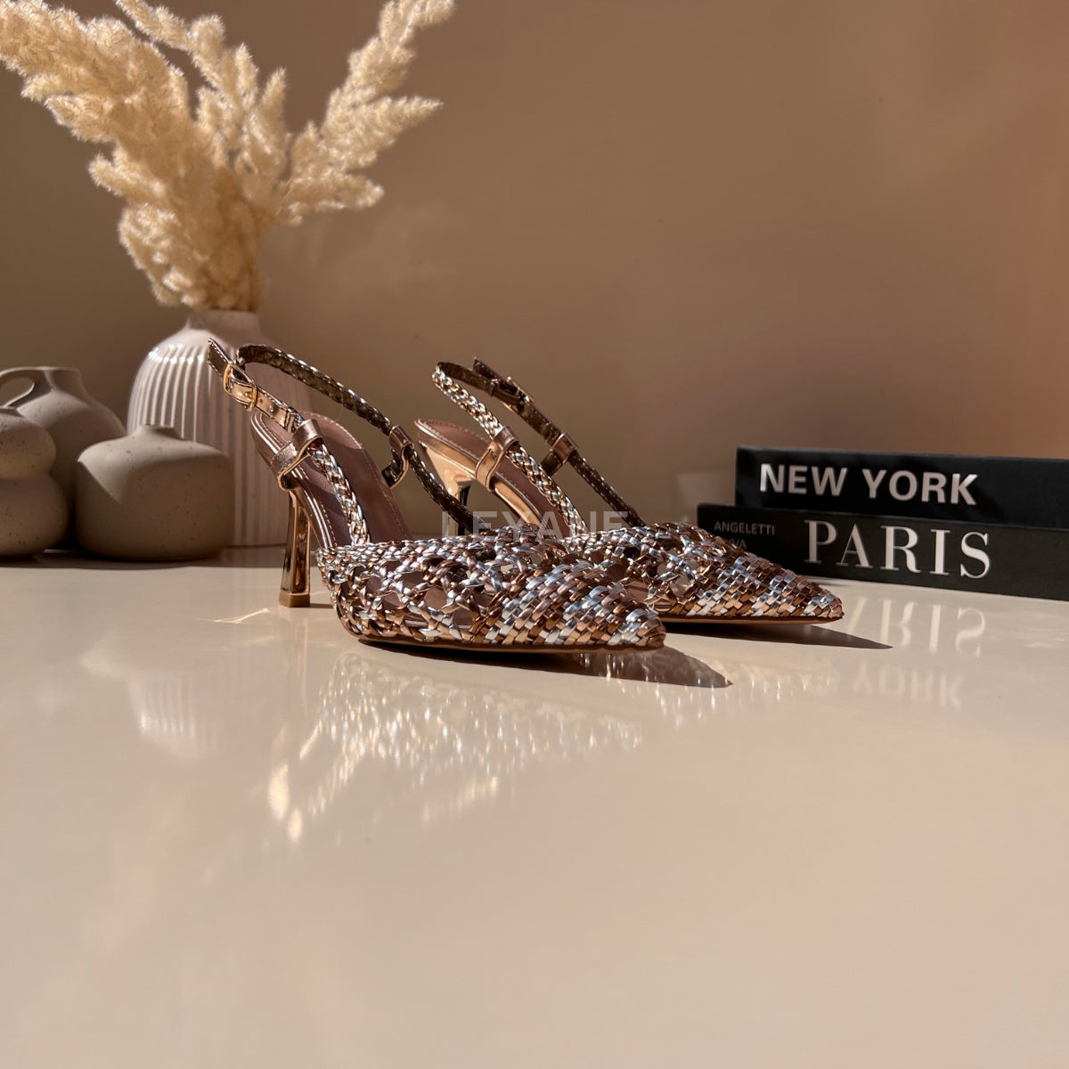 escarpin femme maroc,escarpin maroc online, escarpin femme luxe, escarpins femme demi talon,chaussures femmes, aldo; chaussures maroc, sandale talon, chaussures zara, keyza, eram, basket femme, couleur ,tendance,talon ,confortable,tendance,mi-talons,chanel,style,talon femme luxe, talon femme,talon femme maroc, slingback, slingback maroc, slingback chanel,slingback shoes, escarpins slingback, slingback jonak, slingback femme,babies femme
