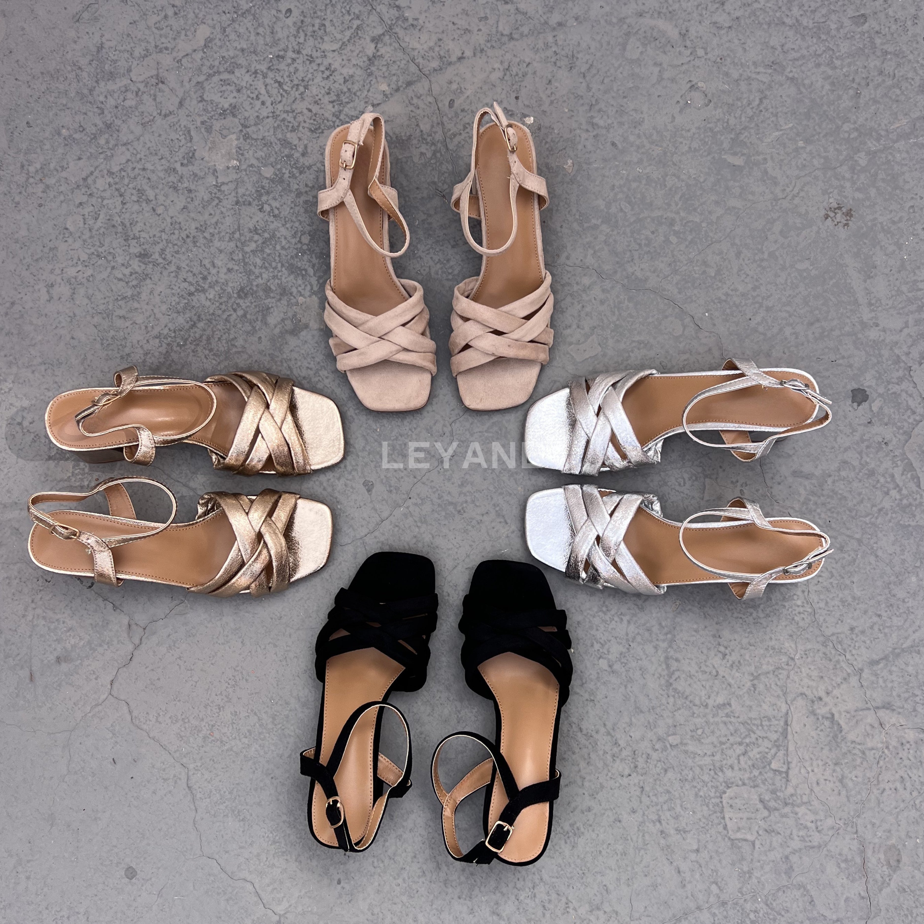 sandales à talons, sandales talon femme, sandales à talon carré, sandales à talon large, sandales à talon épais, sandales à talon haut, sandales à talon moyen, sandales confortables, sandales élégantes femme, sandales chic, sandales tendance, sandales été femme, sandales habillées, sandales minimalistes, sandales modernes, sandales ouvertes, sandales à brides, sandales bride cheville, sandales plateforme, sandales chunky talon, sandales fashion, sandales casual chic, sandales soirée, sandales style marocain