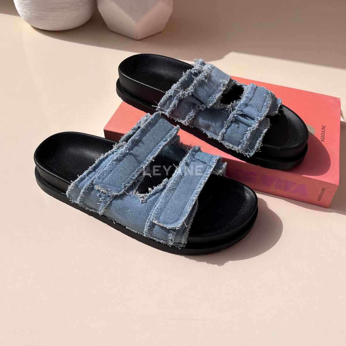 sandale plate, sandale maroc , sandale chunky, chaussures maroc, sandale femme, sandale zara, sandale été, sandals confortables, mules en daim, mules en crochets, mules maroc, mules femmes, mules tendance, sandale et mule, sabots femme
