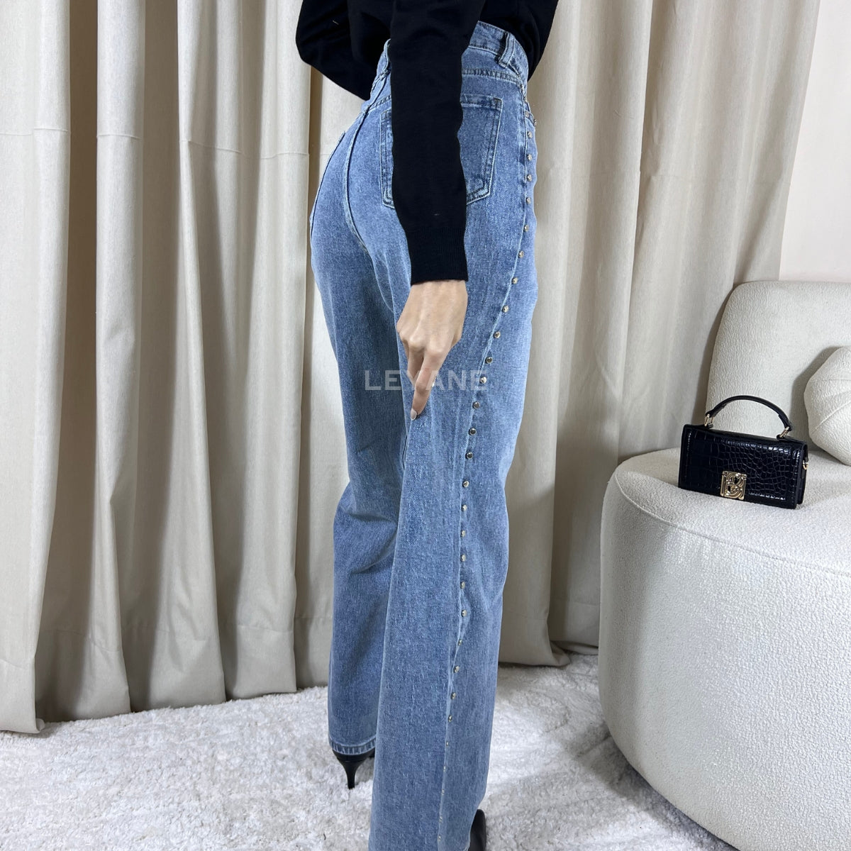  jean, jean femme, jean delavé, jean femme maroc, jean leyane, jean femme en ligne, jean zara, jean straight fit, jean wide leg, jean straight fit maroc, jean en ligne femme maroc, jean stradivarus, jean mango, jean tendance, jean soirée, jean sortie,
