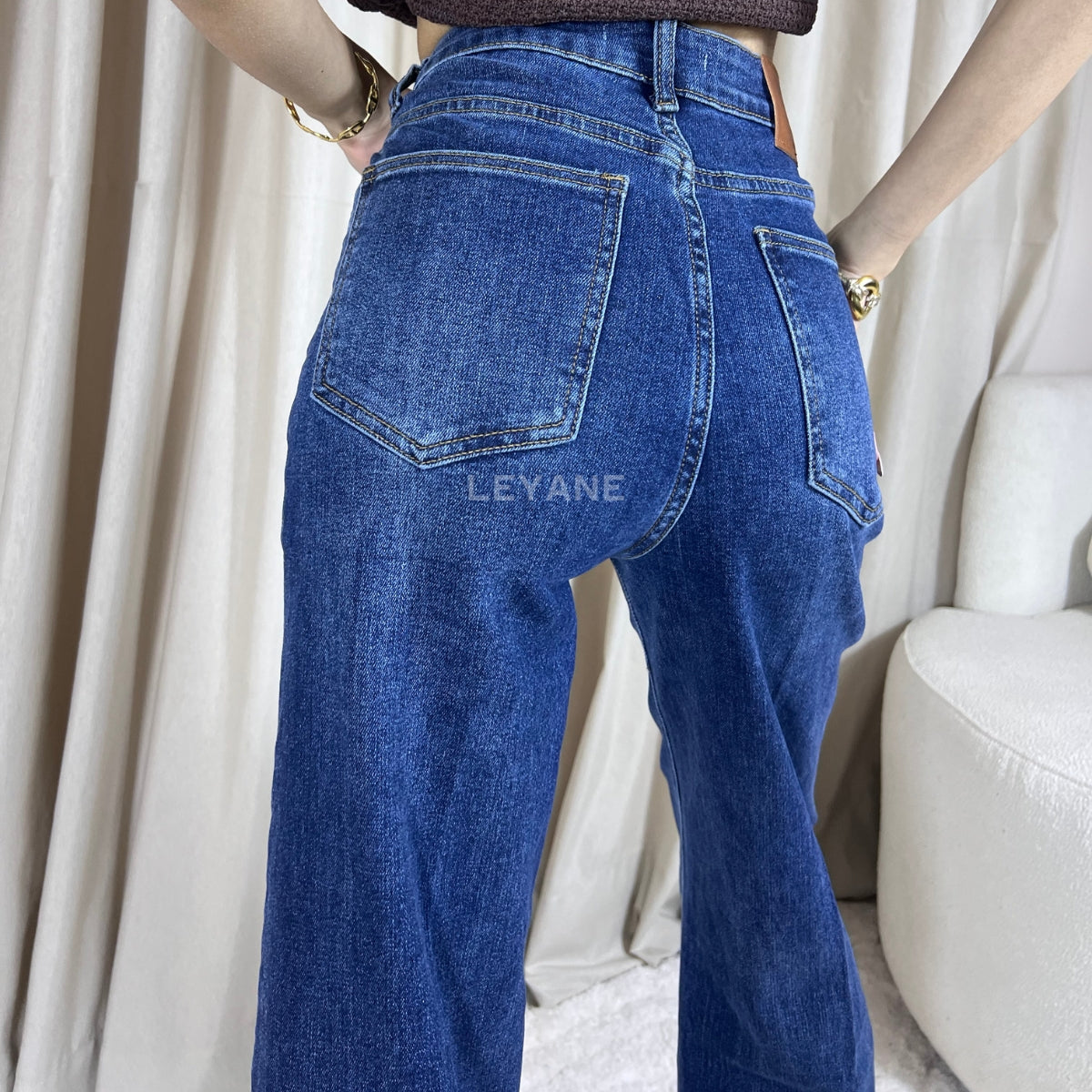  jean, jean femme, jean delavé, jean femme maroc, jean leyane, jean femme en ligne, jean zara, jean straight fit, jean wide leg, jean straight fit maroc, jean en ligne femme maroc, jean stradivarus, jean mango, jean tendance, jean soirée, jean sortie,
