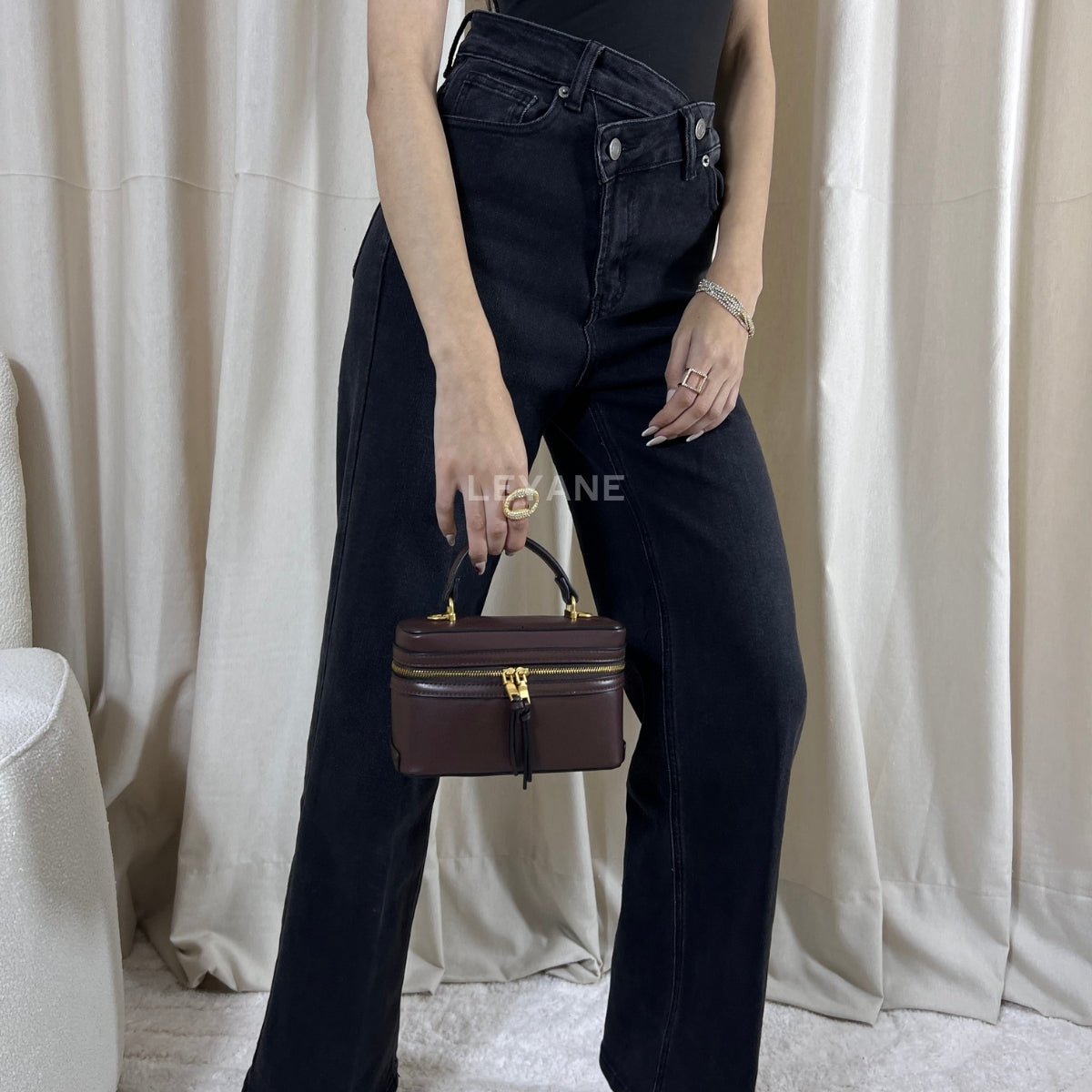  jean, jean femme, jean delavé, jean femme maroc, jean leyane, jean femme en ligne, jean zara, jean straight fit, jean wide leg, jean straight fit maroc, jean en ligne femme maroc, jean stradivarus, jean mango, jean tendance, jean soirée, jean sortie,
