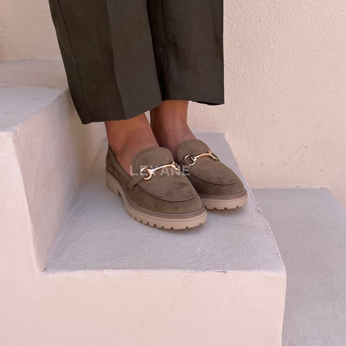 mocassin femme luxe, mocassins maroc, mocassins femme cuir , mocassin lora piana, mocassins casablanca, mocassin pour femme tendance,derbies femme, derbies femme maroc, derbies femme tamaris, derbies femme jonak,ballerine femme , ballerine femme confortable, ballerine tendance, ballerine chanel,
