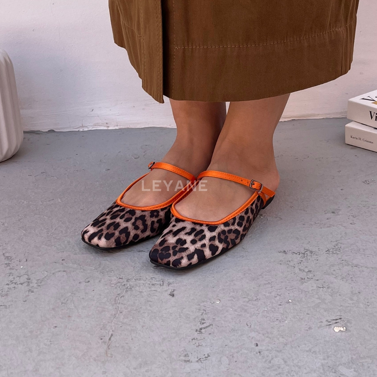 sandale plate, sandale maroc , sandale chunky, chaussures maroc, sandale femme, sandale zara, sandale été, sandals confortables, mules en daim, mules en crochets, mules maroc, mules femmes, mules tendance, sandale et mule, sabots femme

