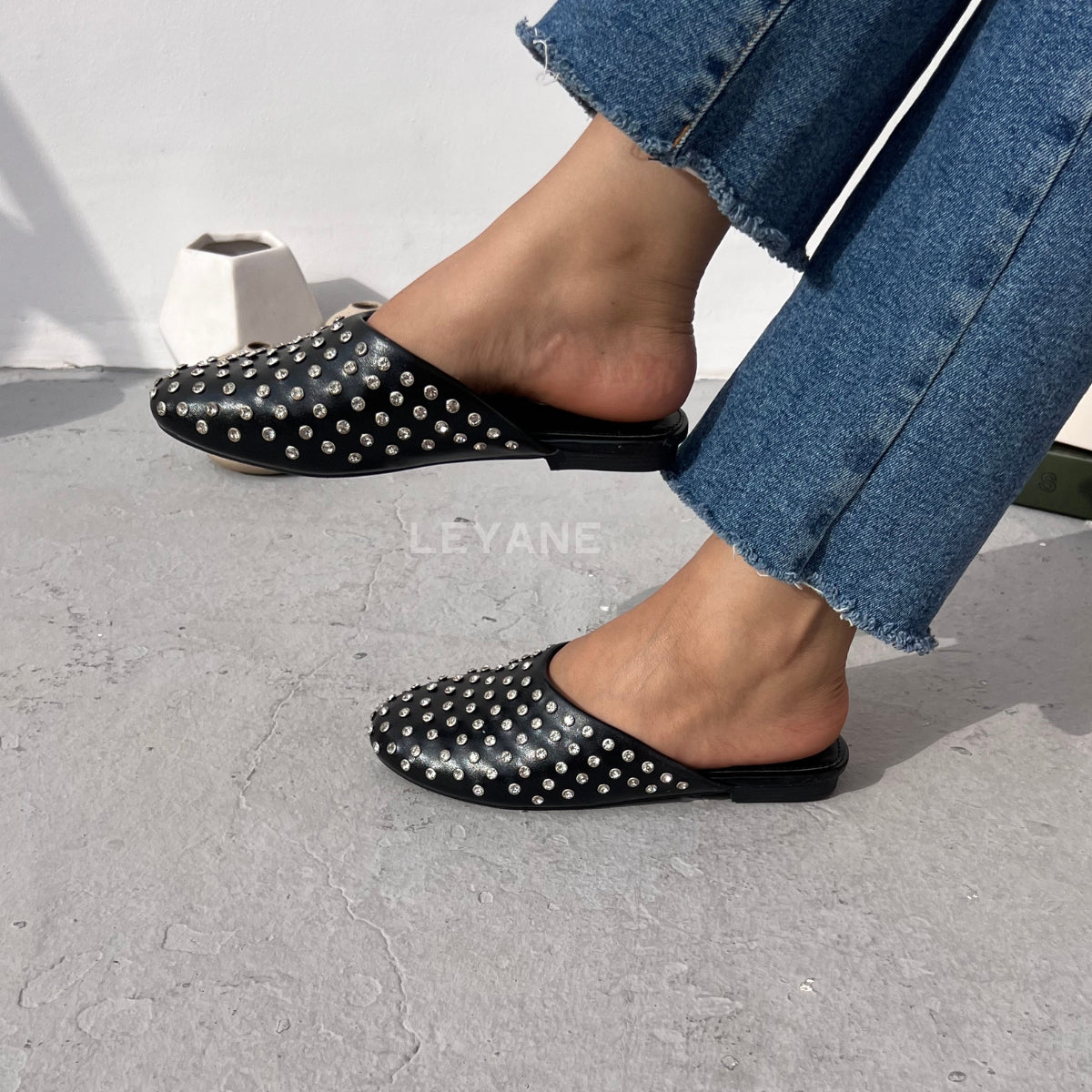 sandale plate, sandale maroc , sandale chunky, chaussures maroc, sandale femme, sandale zara, sandale été, sandals confortables, mules en daim, mules en crochets, mules maroc, mules femmes, mules tendance, sandale et mule, sabots femme
