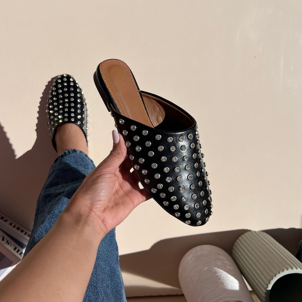 sandale plate, sandale maroc , sandale chunky, chaussures maroc, sandale femme, sandale zara, sandale été, sandals confortables, mules en daim, mules en crochets, mules maroc, mules femmes, mules tendance, sandale et mule, sabots femme
