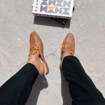 mocassin femme luxe, mocassins maroc, mocassins femme cuir , mocassin lora piana, mocassins casablanca, mocassin pour femme tendance,derbies femme, derbies femme maroc, derbies femme tamaris, derbies femme jonak,ballerine femme , ballerine femme confortable, ballerine tendance, ballerine chanel,
