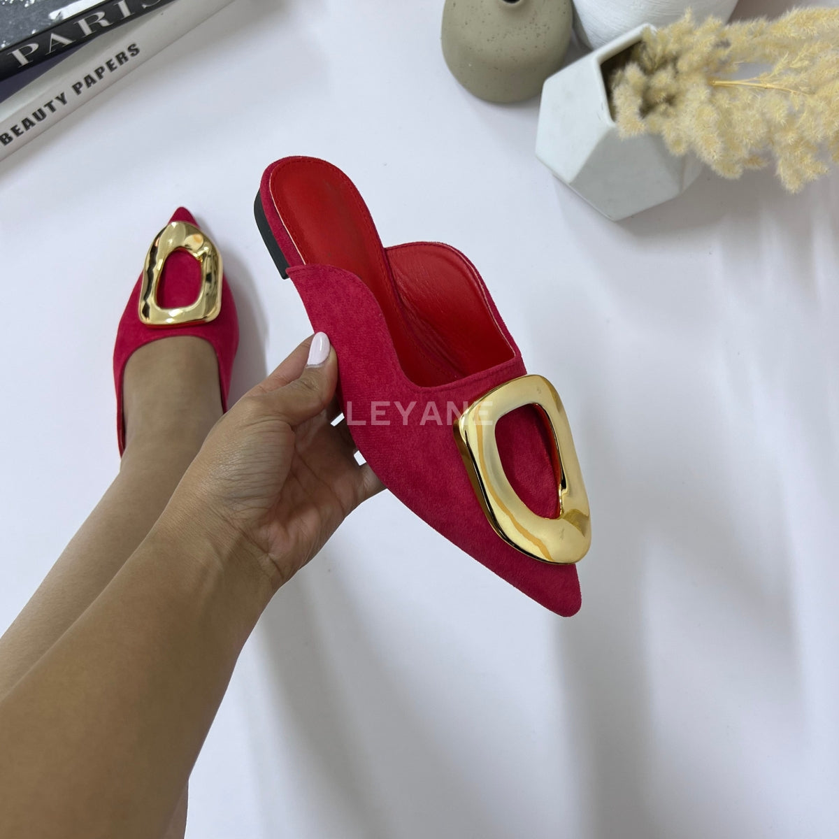 sandale plate, sandale maroc , sandale chunky, chaussures maroc, sandale femme, sandale zara, sandale été, sandals confortables, mules en daim, mules en crochets, mules maroc, mules femmes, mules tendance, sandale et mule, sabots femme
