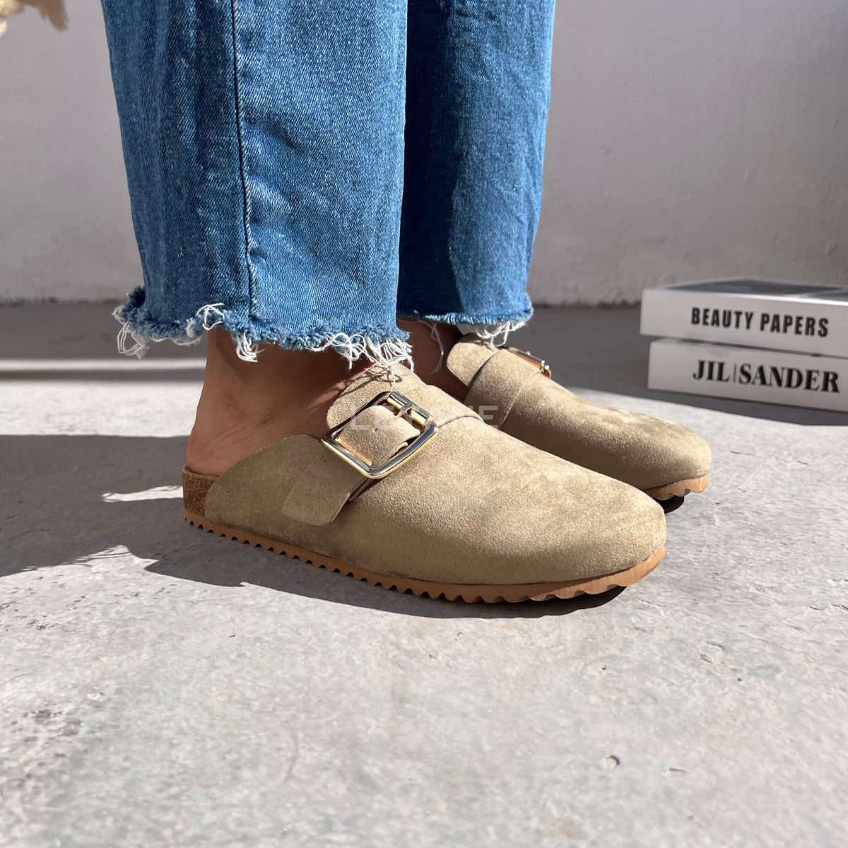 mocassin femme luxe, mocassins maroc, mocassins femme cuir , mocassin lora piana, mocassins casablanca, mocassin pour femme tendance,derbies femme, derbies femme maroc, derbies femme tamaris, derbies femme jonak,ballerine femme , ballerine femme confortable, ballerine tendance, ballerine chanel,
