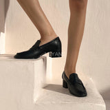 mocassin femme luxe, mocassins maroc, mocassins femme cuir , mocassin lora piana, mocassins casablanca, mocassin pour femme tendance,derbies femme, derbies femme maroc, derbies femme tamaris, derbies femme jonak,ballerine femme , ballerine femme confortable, ballerine tendance, ballerine chanel
