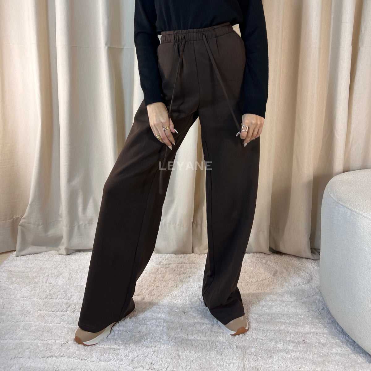  pantalon, pantalon femme, pantalon femme maroc, pantalon leyane, pantalon fluide, pantalon wide fit, pantalon classe femme, pantalon en ligne, pantalon femme en ligne, pantalon taille haute, pantalon wide fit, pantalon costume femme
