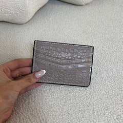 porte-monnaie femme,porte-monnaie cuir,porte-monnaie effet croco,porte-monnaie maroc,porte-monnaie tendance,porte-monnaie minimaliste,porte-monnaie chic,porte-monnaie compact,porte-monnaie plat,porte-monnaie petit format,porte-cartes femme,porte-cartes cuir,porte-cartes effet crocodile,porte-cartes élégant,porte-cartes minimal,porte-cartes luxe,porte-cartes pratique,
accessoires femme,petite maroquinerie femme,porte-monnaie zara style,porte-cartes moderne,porte-monnaie quotidien

