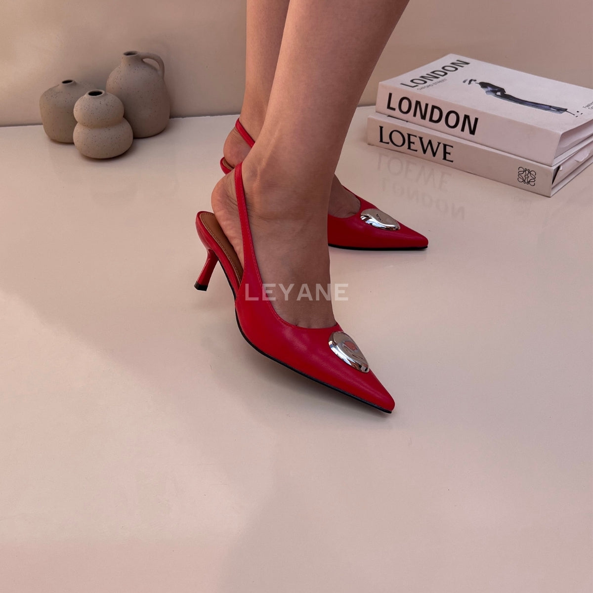 escarpin femme maroc,escarpin maroc online, escarpin femme luxe, escarpins femme demi talon,chaussures femmes, aldo; chaussures maroc, sandale talon, chaussures zara, keyza, eram, basket femme, couleur ,tendance,talon ,confortable,tendance,mi-talons,chanel,style,talon femme luxe, talon femme,talon femme maroc, slingback, slingback maroc, slingback chanel,slingback shoes, escarpins slingback, slingback jonak, slingback femme,babies femme
